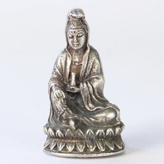 Kwan yin sitting 2.4 cm pendant