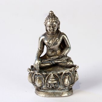 Buddha Chiangsaen on lotus throne 2.7 cm