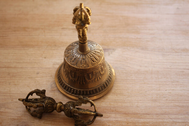 Dorjé en Bell medium - 8 cm. (Bronze)